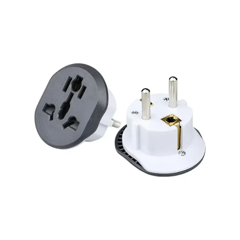 Adaptor universal de calatorie